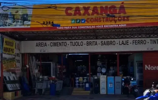 Fachada da Caxangá Construções na Av. Caxangá, 2354, no Cordeiro, Recife