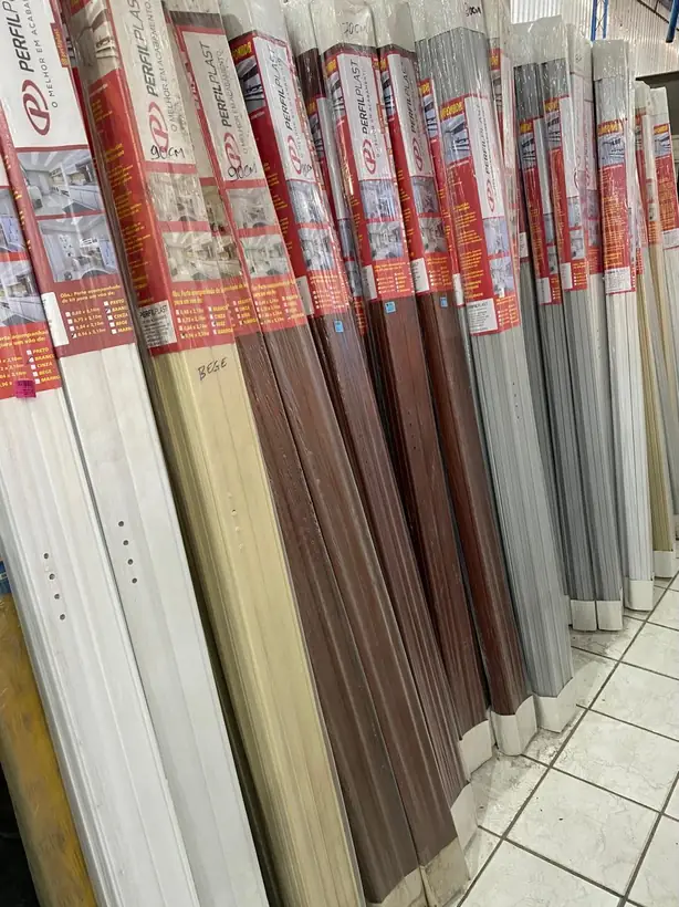 Réguas de forro de PVC em estoque na Caxangá Construções