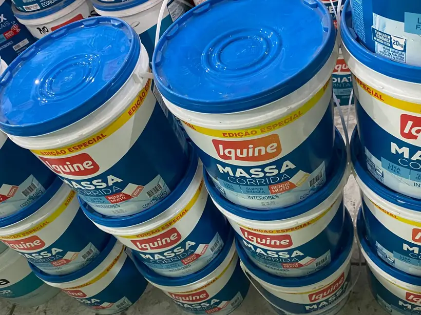 Baldes de massa Iquine na Caxangá Construções